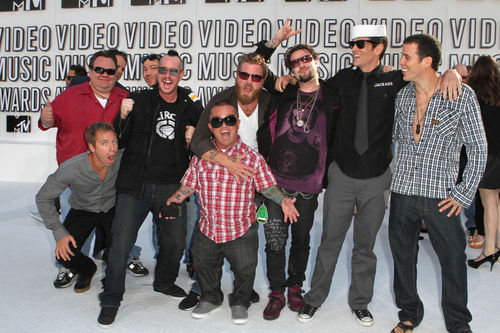 die-jackass-crew.jpg