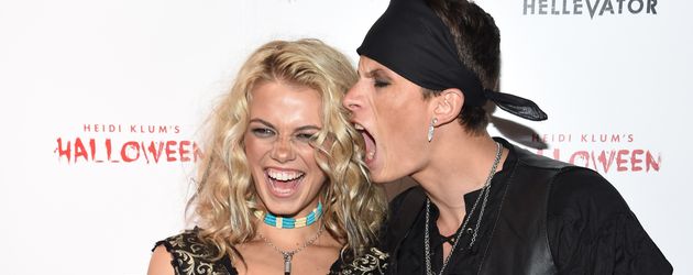 Hailey Clauson and Jullien Herrera bei Heidi Klum's 16. Halloween Party Hailey Clauson and Jullien Herrera bei Heidi Klum's 16. Halloween Party