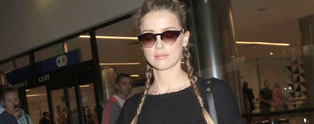 Amber Heard am Flughafen von Los Angeles Amber Heard am Flughafen von Los Angeles