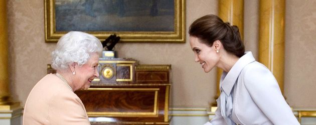 Queen Elizabeth II. und Angelina Jolie Queen Elizabeth II. und Angelina Jolie
