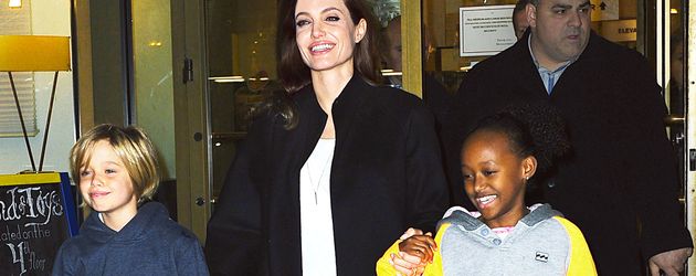 Angelina Jolie, Shiloh Jolie-Pitt und Zahara Marley Jolie-Pitt Angelina Jolie, Shiloh Jolie-Pitt und Zahara Marley Jolie-Pitt