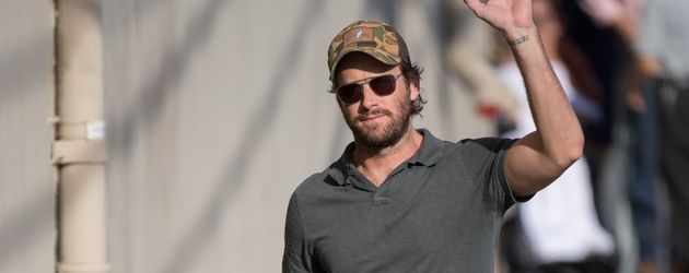 Armie Hammer auf dem Weg ins TV-Studio von Jimmy Kimmel Armie Hammer auf dem Weg ins TV-Studio von Jimmy Kimmel