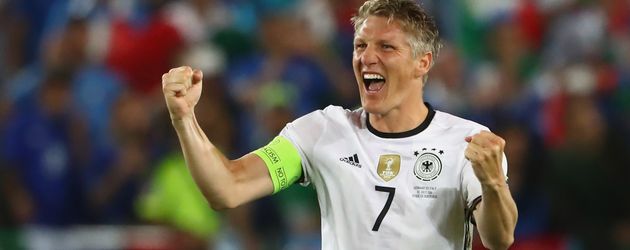 Bastian Schweinsteiger beim EM-Viertelfinale Deutschland gegen Italien in Bordeaux Bastian Schweinsteiger beim EM-Viertelfinale Deutschland gegen Italien in Bordeaux