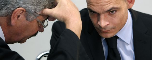 Ben Tewaag mit seinem Anwalt Ben Tewaag mit seinem Anwalt
