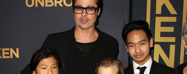 Brad Pitt mit seinen Kindern Shiloh, Pax Thien und Maddox Brad Pitt mit seinen Kindern Shiloh, Pax Thien und Maddox