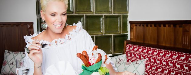 Brigitte Nielsen als "Wirt"-Kupplerin für die RTL II-Show "Wirt sucht Liebe" Brigitte Nielsen als "Wirt"-Kupplerin für die RTL II-Show "Wirt sucht Liebe"
