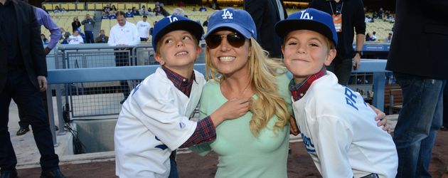 Britney Spears mit ihren Söhnen in Los Angeles 2013 Britney Spears mit ihren Söhnen in Los Angeles 2013
