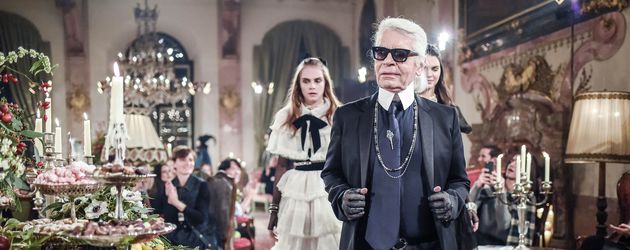 Cara Delevingne und Karl Lagerfeld Cara Delevingne und Karl Lagerfeld