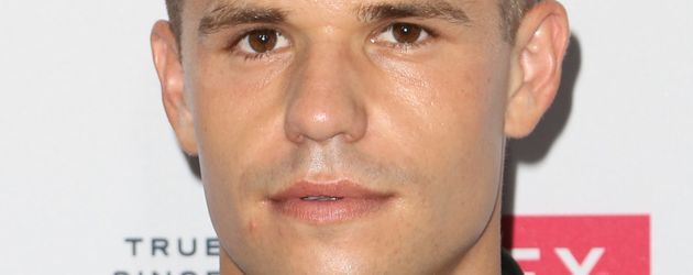Charlie Carver Charlie Carver