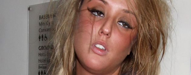 Charlotte Crosby bei einer Party zu Beginn ihrer Zeit bei "Geordie Shore" Charlotte Crosby bei einer Party zu Beginn ihrer Zeit bei "Geordie Shore"