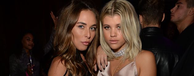Chloe Green und Sofia Richie bei der "Pretty-Little-Thing"-Party in London Chloe Green und Sofia Richie bei der "Pretty-Little-Thing"-Party in London