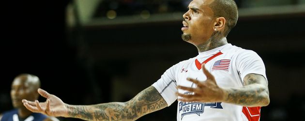 Chris Brown beim Basketballspiel in Hollywood Chris Brown beim Basketballspiel in Hollywood