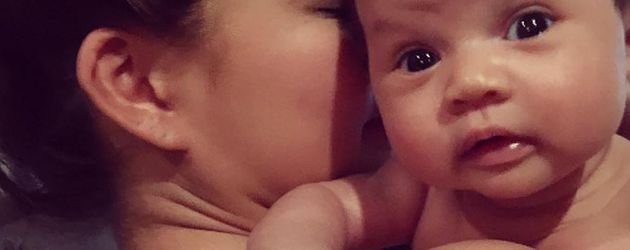 Chrissy Teigen mit Baby Luna Simone Chrissy Teigen mit Baby Luna Simone