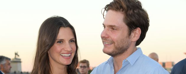 Daniel Brühl und Freundin Felicitas Rombold beim Empfang zur Eröffnung der UFA-Filmnächte in Berlin Daniel Brühl und Freundin Felicitas Rombold beim Empfang zur Eröffnung der UFA-Filmnächte in Berlin