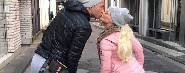 Daniela Katzenberger und Lucas Cordalis mit Tochter Sophia Daniela Katzenberger und Lucas Cordalis mit Tochter Sophia