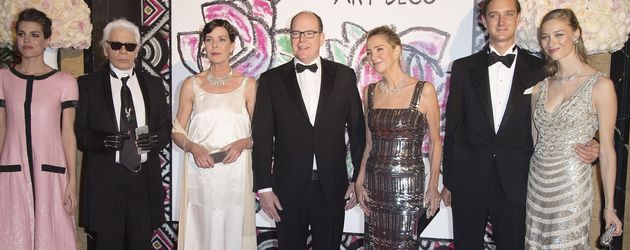 Albert II von Monaco, Karl Lagerfeld, Charlotte Casiraghi und Caroline von Monaco Albert II von Monaco, Karl Lagerfeld, Charlotte Casiraghi und Caroline von Monaco