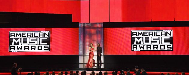 Gigi Hadid und Jay Pharoah moderieren die AMAs 2016 Gigi Hadid und Jay Pharoah moderieren die AMAs 2016