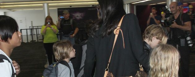 Angelina Jolie, Brad Pitt, Shiloh Jolie-Pitt, Knox Jolie-Pitt, Pax Thien Jolie-Pitt und Vivienne Jol Angelina Jolie, Brad Pitt, Shiloh Jolie-Pitt, Knox Jolie-Pitt, Pax Thien Jolie-Pitt und Vivienne Jol