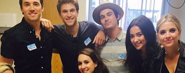 Shay Mitchell, Ashley Benson, Troian Bellisario, Keegan Allen, Tyler Blackburn und Ian Harding Shay Mitchell, Ashley Benson, Troian Bellisario, Keegan Allen, Tyler Blackburn und Ian Harding