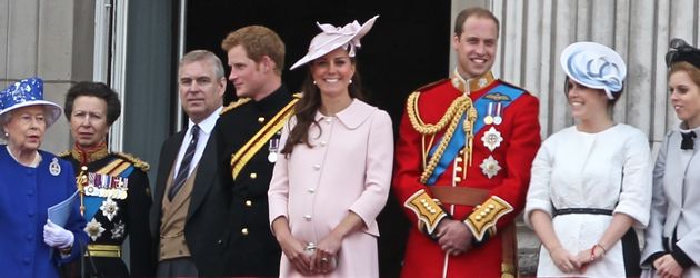Prinz Harry, Prinz William, Queen Elizabeth II. und Herzogin Kate Prinz Harry, Prinz William, Queen Elizabeth II. und Herzogin Kate