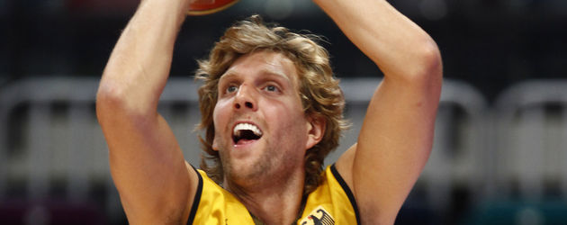 Dirk Nowitzki bei einem Spiel für die Deutsche Nationalmannschaft Dirk Nowitzki bei einem Spiel für die Deutsche Nationalmannschaft
