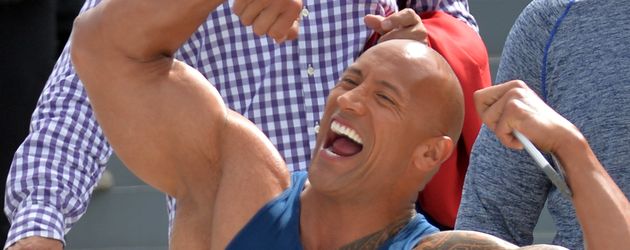 Dwayne “The Rock” Johnson am Set von "Baywatch" in Miami Dwayne “The Rock” Johnson am Set von "Baywatch" in Miami