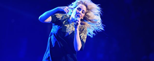 Ellie Goulding bei einem Auftritt 2016 Ellie Goulding bei einem Auftritt 2016