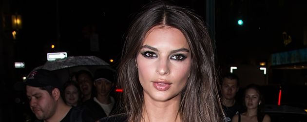 Model Emily Ratajkowski in New York City Model Emily Ratajkowski in New York City