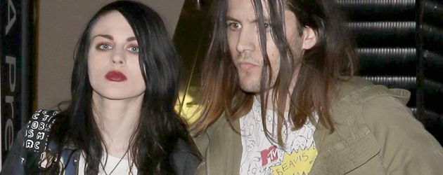 Frances Bean und ihr Noch-Ehemann Isaiah Silva Frances Bean und ihr Noch-Ehemann Isaiah Silva