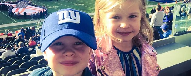 Gideon und Harper Burtka-Harris beim Football Gideon und Harper Burtka-Harris beim Football