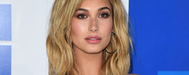 Hailey Baldwin bei den MTV Video Music Awards 2016 Hailey Baldwin bei den MTV Video Music Awards 2016