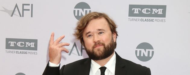 Haley Joel Osment bei der American Film Institute 44th Life Achievement Award Gala im Jahr 2016 Haley Joel Osment bei der American Film Institute 44th Life Achievement Award Gala im Jahr 2016