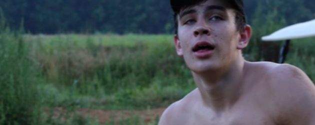 Hayes Grier auf einem Geländemotorrad in North Carolina Hayes Grier auf einem Geländemotorrad in North Carolina