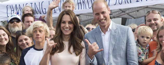 Herzogin Kate und Prinz William beim Besuch eines Benefizprojekts in Newquay Herzogin Kate und Prinz William beim Besuch eines Benefizprojekts in Newquay