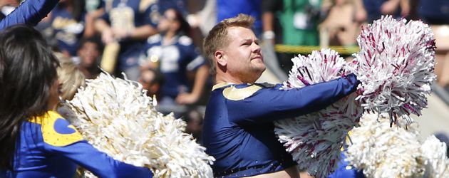 James Corden beim Cheerleaden James Corden beim Cheerleaden