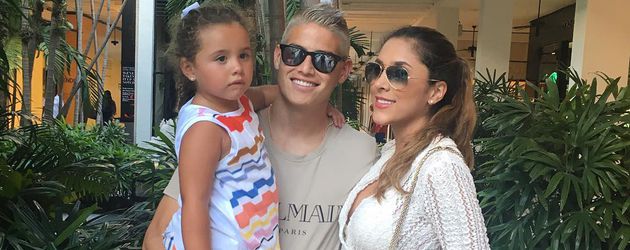 James Rodríguez mit seiner Frau Daniela und Tochter Salomé James Rodríguez mit seiner Frau Daniela und Tochter Salomé