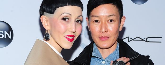 Jenny Shimizu und Ehefrau Michelle Harper während der Premiere von Iris in New York Jenny Shimizu und Ehefrau Michelle Harper während der Premiere von Iris in New York