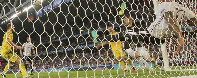 Jerome Boateng beim EM-Spiel gegen die Ukraine Jerome Boateng beim EM-Spiel gegen die Ukraine