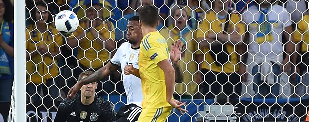 Jérôme Boateng verhindert ein Tor bei der EM 2016 Jérôme Boateng verhindert ein Tor bei der EM 2016