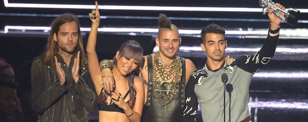 Joe Jonas mit DNCE bei den VMAs 2016 Joe Jonas mit DNCE bei den VMAs 2016