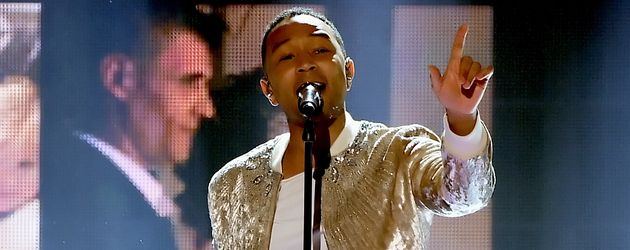 John Legend bei seiner AMAs-Performance John Legend bei seiner AMAs-Performance