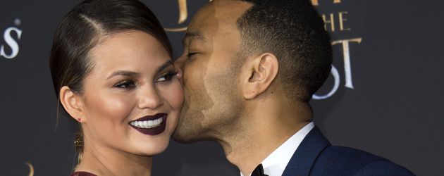 Chrissy Teigen und John Legend Chrissy Teigen und John Legend