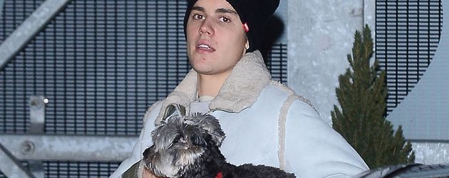 Justin Bieber am Flughafen von Krakau, Polen Justin Bieber am Flughafen von Krakau, Polen