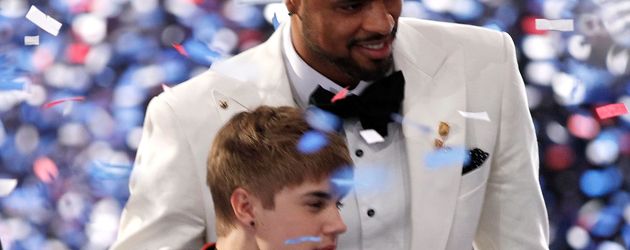 Justin Bieber und Tyson Chandler bei den ESPY Awards 2011 Justin Bieber und Tyson Chandler bei den ESPY Awards 2011