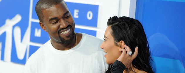 Kanye West und Kim Kardashian bei den "2016 MTV Video Music Awards" Kanye West und Kim Kardashian bei den "2016 MTV Video Music Awards"
