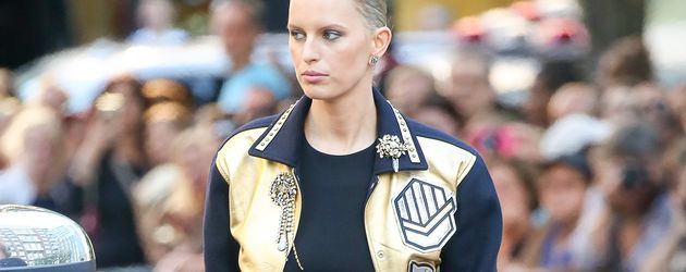 Karolina Kurkova im sexy Kleid bei den Tony Awards 2016 in New York Karolina Kurkova im sexy Kleid bei den Tony Awards 2016 in New York
