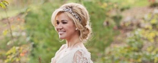 Kelly Clarkson Kelly Clarkson