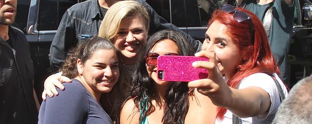 Kelly Clarkson Kelly Clarkson