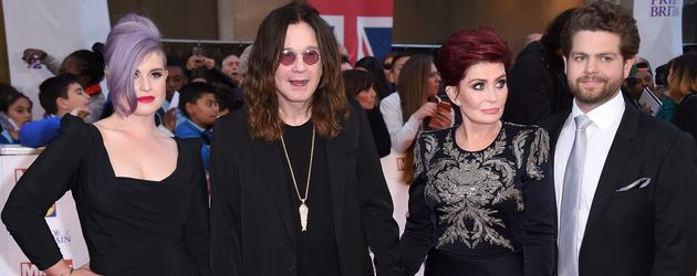 Kelly Osbourne, Ozzy Osbourne, Sharon Osbourne und Jack Osbourne bei den "Pride of Britain Awards" Kelly Osbourne, Ozzy Osbourne, Sharon Osbourne und Jack Osbourne bei den "Pride of Britain Awards"