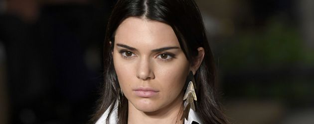 Kendall Jenner auf dem Laufsteg bei der Fashion Week in New York Kendall Jenner auf dem Laufsteg bei der Fashion Week in New York